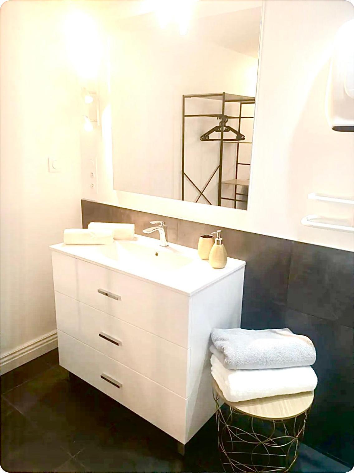 Appart-One Terrasse Jacuzzi Parking Carcasona Exterior foto