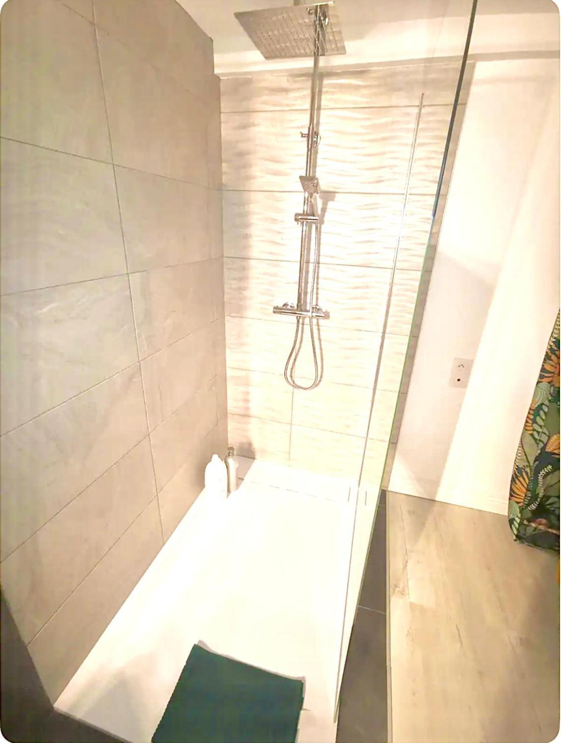 Appart-One Terrasse Jacuzzi Parking Carcasona Exterior foto